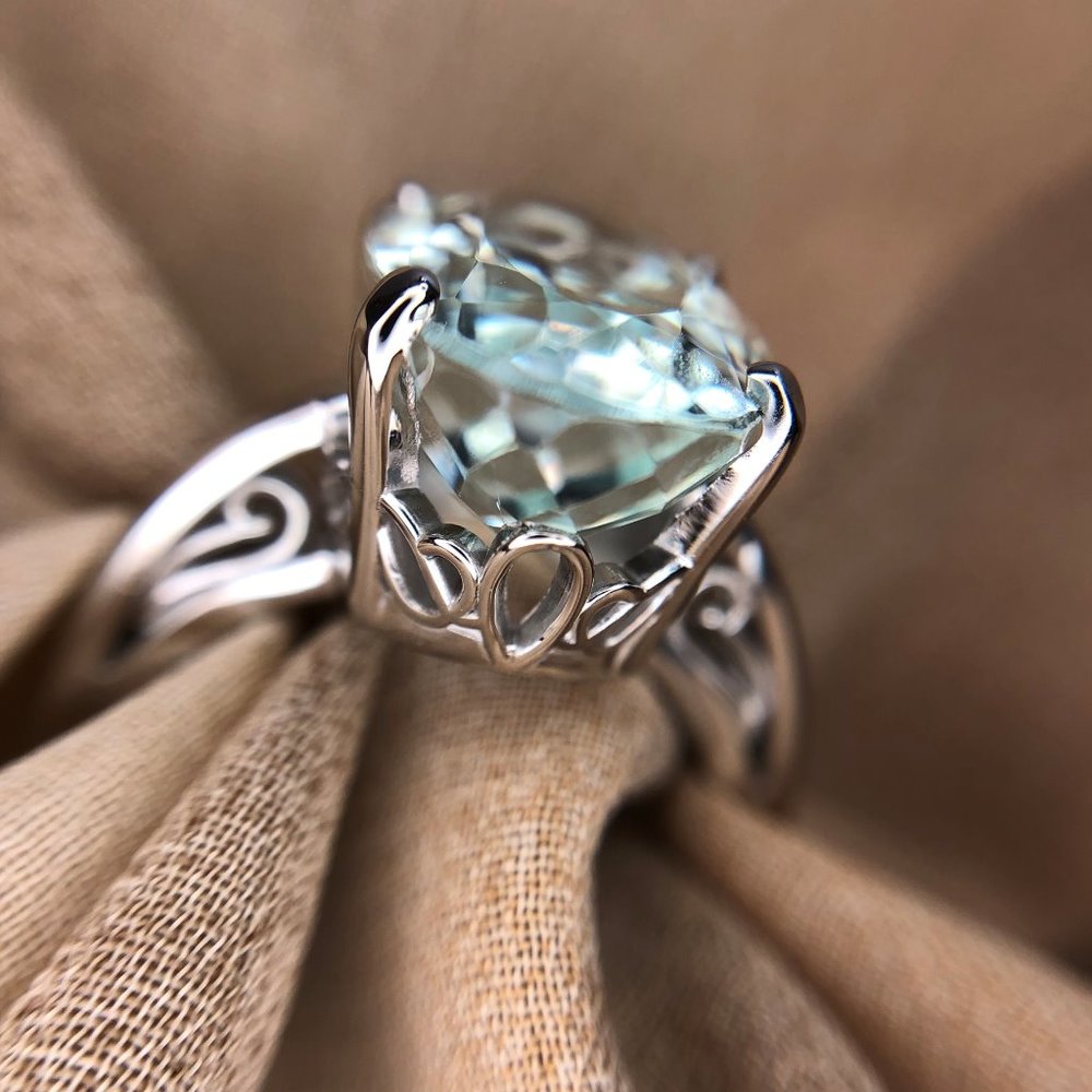 14kt White Gold 6.3ct Aquamarine Filigree Ring